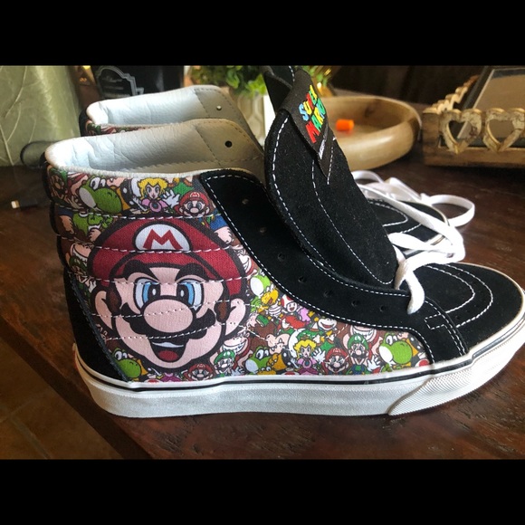 Nintendo Rare Vans - Picture 6 of 7
